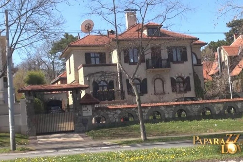 NAJSKUPLJA KUĆA NA ESTRADI VREDI 4 MILIONA EVRA Pevačica otkrila bolnu priču koja stoji iza nekretnine