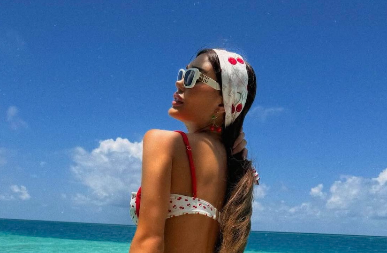 ANA KORAĆ ZAPALILA MREŽE! U tanga bikiniju pokazala ogromnu zadnjicu i skrivenu tetovažu, fanovi ne veruju šta vide! (FOTO)