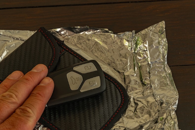 TRIK KOJI REŠAVA VELIKI PROBLEM Evo zašto bi ključeve automobila trebalo čuvati u frižideru ili aluminijumskoj foliji