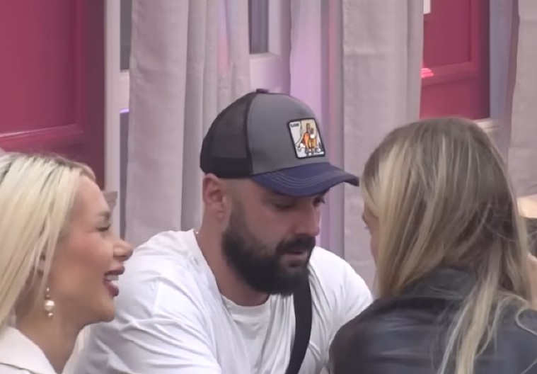 "SREĆA PA IMAM DVA SINA, A ON JEDNU MAJKU" Biljana Vujović brutalno o svom sinu, a onda raskrinkala Aneli Ahmić!