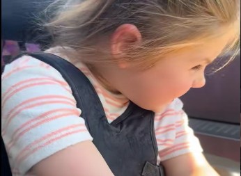 CELA ZEMLJA PLAČE ZBOG EME Majka tek na prvom rođendanu shvatila da njena ćerka ne vidi