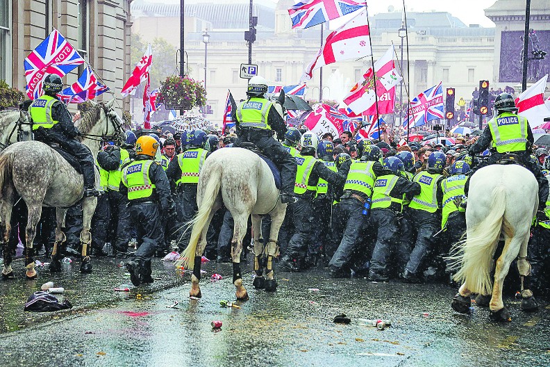 HAOS U LONDONU ZBOG MIGRANTSKOG NASILJA: Građanski rat u Britaniji je neizbežan