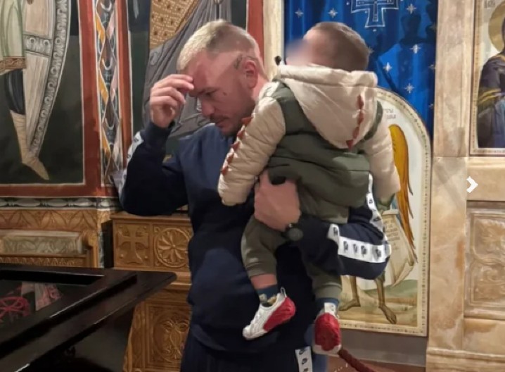 NE ODVAJA SE OD SINA! Munjez ne propušta trenutke sa Konstantinom, pogledajte gde ga je sad odveo (FOTO)