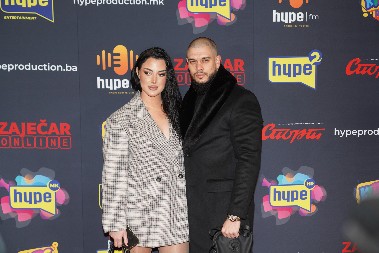 POKREĆU ZAJEDNIČKI BIZNIS! Dejan Dragojević sa devojkom Jovanom se odlučio na hrabar i drastičan korak