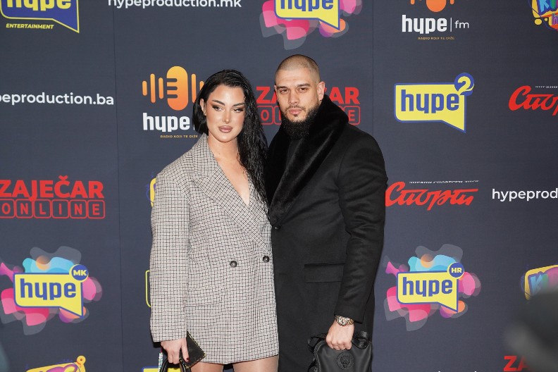 POKREĆU ZAJEDNIČKI BIZNIS! Dejan Dragojević sa devojkom Jovanom se odlučio na hrabar i drastičan korak