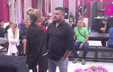 TENZIJA NA VRHUNCU! Aneli traži priznanje ljubavi od Asmina, njih dvoje nikad bliže, Luka van sebe (FOTO)