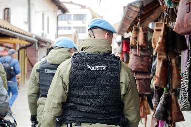 POTRESNA ISPOVEST DEDE ČIJE SU UNUKE POLICAJCI PODVODILI POLITIČARIMA! "Ono nije Dom, ono je javna kuća za pedofiliju" (VIDEO)