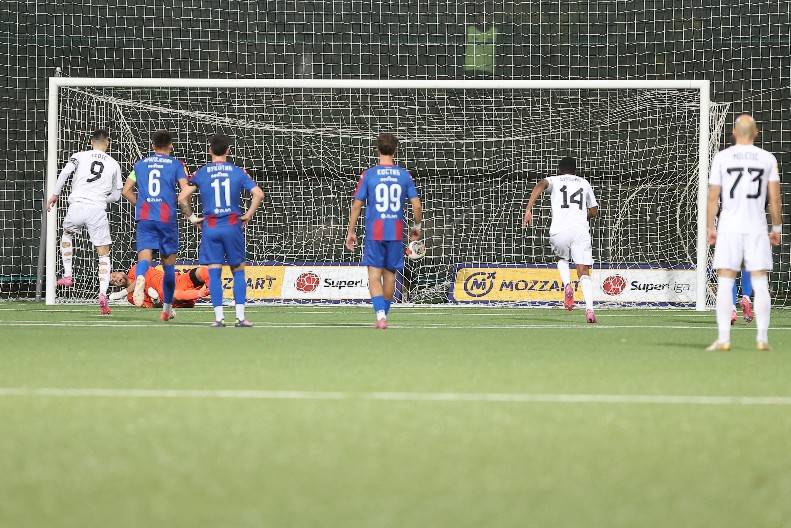 HAOS NA BANOVOM BRDU Tuča fudbalera posle meča Čukaričkog i Partizana