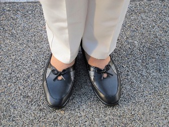 ZABORAVI ŠTIKLE ‘Bakine cipele’ su najjači trend jeseni 2025. - Novi modni hit koji spaja luksuz i udobnost