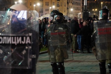 PREMIJER MACUT POSLAO PORUKU GRAĐANIMA Evo šta je rekao nakon sinoćnjih incidenata ispred Skupštine