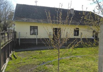 Ogromnu porodičnu kuću u Plandištu prodaju za 16.000 evra: Ima samo jednu manu!