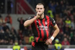 OTKRIVAMO KO JE DEVOJKA STRAHINJE PAVLOVIĆA Na terenu objavio srećne vesti, ona u 4. mesecu trudnoće!