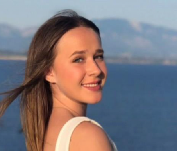 MLADU MAJKU (23) SAHRANIO TIKTOK IZAZOV U KLUBU! Samo je pala, u sve umešani njeni prijatelji! (FOTO)