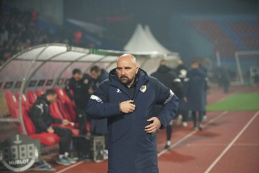 TRAGEDIJA Umro trener Radničkog kome je pozlilo na utakmici