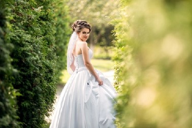 MLADA SE POMAMILA 2 NEDELJE PRED SVADBU Izbacila pola gostiju sa liste zvanica, mene pozvala, ali nije njih