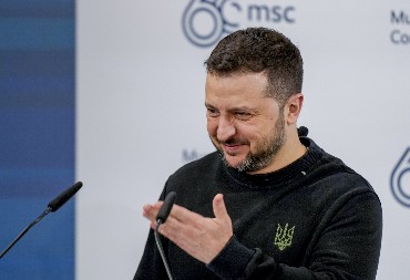 STIŽU EVRI, ZELENSKOM SVIĆE! EU odobrila novih 1,8 milijardi evra pomoći Ukrajini