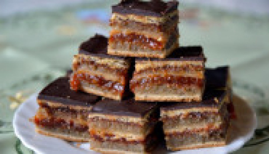 DONOSIMO VAM STARINSKI RECEPT ZA ŠUSTER PITU Kolač na kome su odrasle generacije