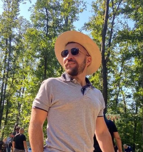 "MISLIO SAM DA NISAM MUŠKO JER NE MOGU DA NAPRAVIM DETE" Glumac otvorio dušu o najvećoj intimi, pa priznao kroz šta je sve prošao!