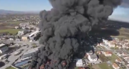 STRAVIČAN POŽAR U SVETOJ NEDELJI, DIM SE VIDI U SLOVENIJI! Građanima stiglo UPOZORENJE, đacima date maske! (VIDEO)