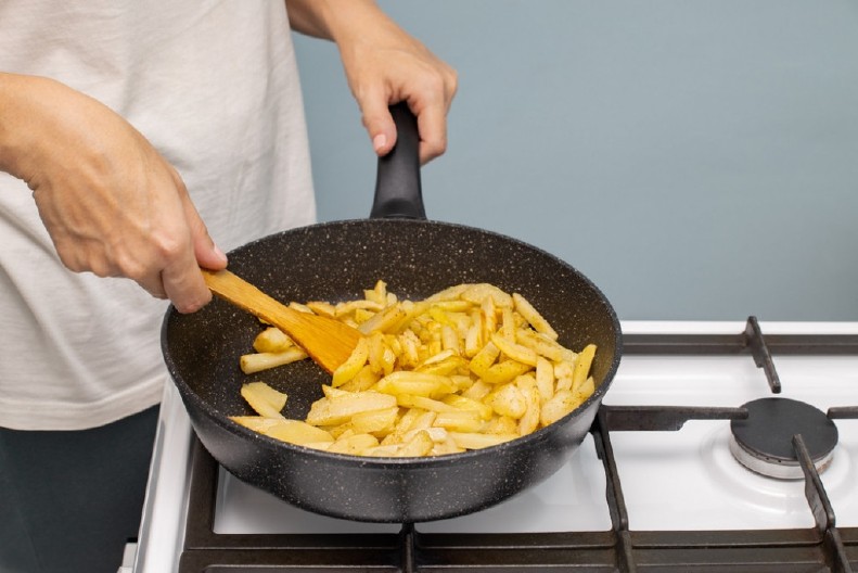 DA LI JE PODGREJAN KROMPIR ZAISTA OTROVAN? Doktor otkriva kada može biti loš za zdravlje