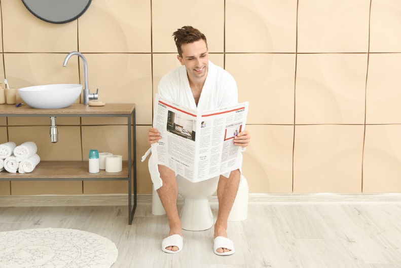 Odmah je otpušten! Čovek dobio otkaz zbog zadržavanja u toaletu