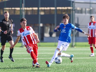 SPEKTAKL IZA JUGA "MARAKANE" Bravure Šarića i gol sa pola terena dovoljni da Zvezda eliminiše Čehe (VIDEO)