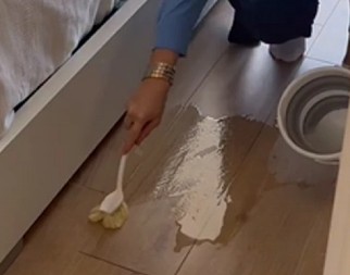 DOMAĆICE POLUDELE ZA OVIM TRIKOM Jedna kašika ovog praha vraća fugama belinu za 15 minuta – POD SJAJI KAO NOV!