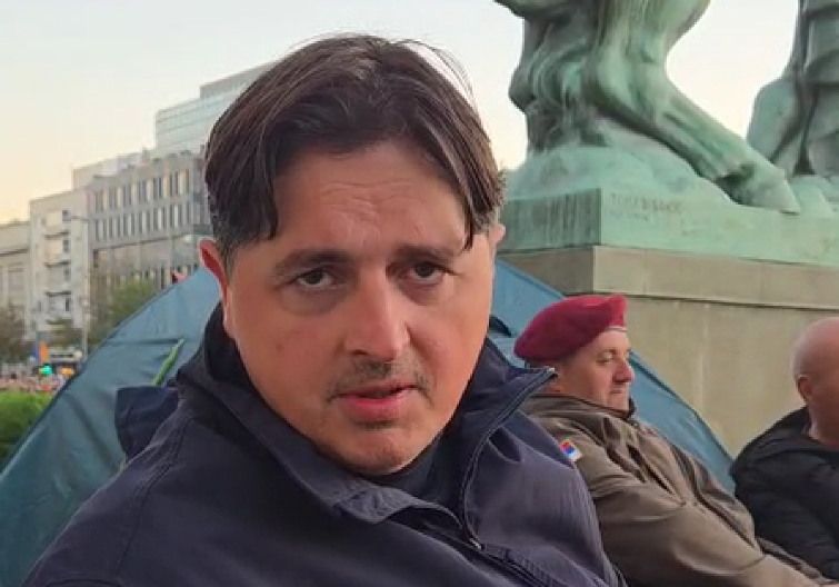 MRDIĆ NASTAVLJA ŠTRAJK GLAĐU "Ne odustajem, za Srbiju vredi podneti svaku žrtvu"