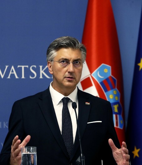 "TREBA TE ODRATI" 60 dana zatvora! Zbog pretnje Plenkoviću ubistvom Hrvat momentalno osuđen! Sudija mu ništa nije uvažio!