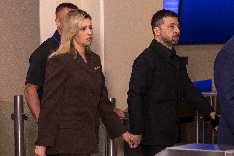 LAŽNA DRAMA U KIJEVU? Ukrajinske vlasti same inscenirale ATENTAT na Olenu Zelenski!