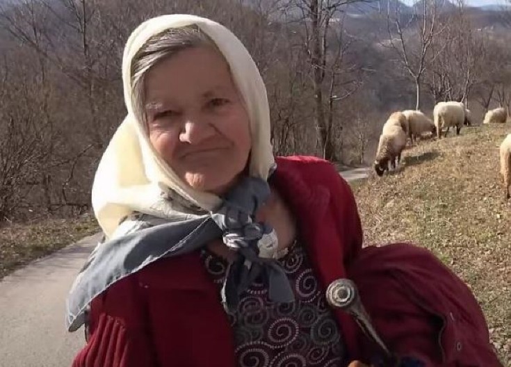 SAMA NA IMANJU VEĆ 40 GODINA "Čekala sam ga iz JNA, a on otišao komšinici"