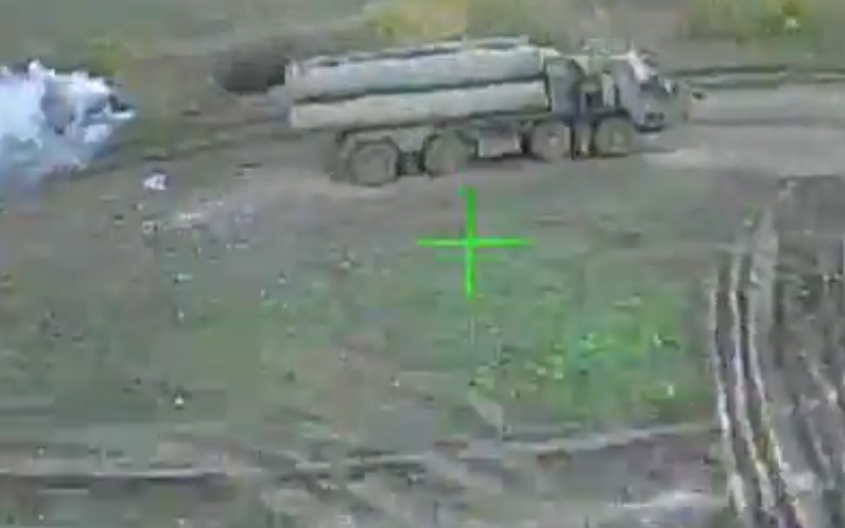 NEOČEKIVAN NAPAD, DESILA SE PROMENA TAKTIKE U RUSKO-UKRAJINSKOM SUKOBU: Dragoceni S-400 uništen usred bela dana (VIDEO)