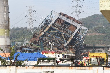 TUGA U ULSANU Izvučeno telo još jednog radnika ispod urušenog tornja