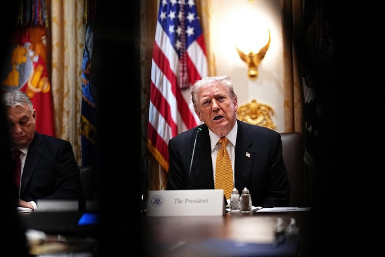 SKANDAL U ENGLESKOJ ZBOG MONTIRANJA TRAMPOVOG GOVORA! Otkriveno zbog čega su direktor BBC i urednica podneli ostavke (VIDEO)