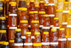 U kineskom gradu otvorena prva srpska prodavnica – u ponudi ima meda, rakije…