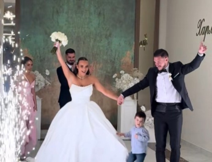 NEVIĐENI HAOS NA SVADBI U NOVOM SADU: Svi su čekali ulazak mladenaca, a onda je dete uradilo nešto što je ŠOKIRALO salu!