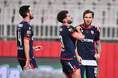 PAKUJU SE KOFERI NA "MARAKANI" Bivši trener Partizana odvodi Zvezdinog prvotimca?