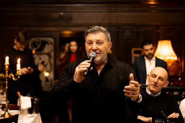 "PRIČAĆEMO KADA TE DOVEZU U GEPEKU" Poznati pevač optužio kolegu da mu je naručivao ubistvo, otkrio i cifru! (VIDEO)