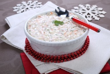 RUSKA SALATA JE NEIZBEŽNA NA SLAVSKOJ TRPEZI, ALI VERUJTE, KINESKA JE UKUSNIJA!  Pored nje, sva ostala predjela padaju u zaborav