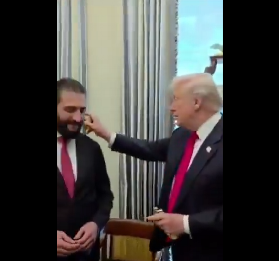 "KOLIKO IMAŠ ŽENA? SAMO JEDNU?" Svi prasnuli u smeh kad je Tramp ovo pitao Al-Šaru: Sa vama, momci, nikad ne znam! (VIDEO)