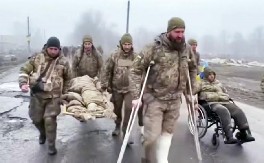 "NAPUŠTAMO POKROVSK, URA!“ – Ukrajinci u panici beže iz grada, 25 vojnika diglo ruke i predalo se!