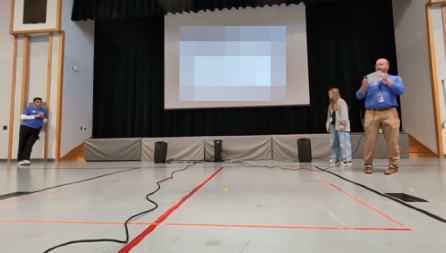 DOŠLA S POSLA SA PRSTENOM NA RUCI Dečko organizovao najlepšu veridbu, pogledajte ovaj trenutak