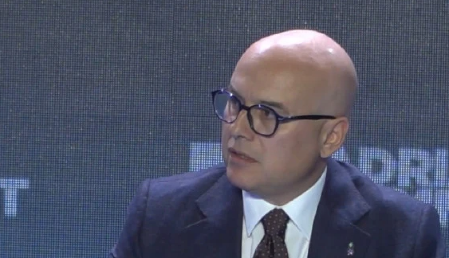 KAD ČUJETE DA PONOŠ DRŽI LEKCIJE O GENERALŠTABU, TO JE ČOVEK DA POČUPA SEBI KOSU, JA NE MOGU JER JE NEMAM! Vučević o fabrici laži opozicionara: Umesto obnove, držaćemo ga srušenim godinama?