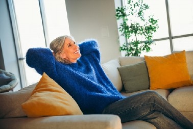 VEĆ 3 ZIME NE UKLJUČUJE GREJANJE U STANU  Tvrdi da joj nije hladno, a evo kako se ova žena greje