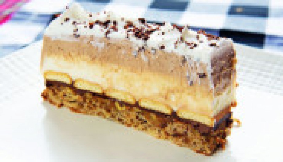 KINDER TORTA ZA DEČIJE ROĐENDANE Topi se u ustima, a svi je vole