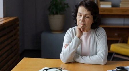 MAJKU ZANEMARIVALA GODINAMA, PA SE SLOMILA NAD TESTAMENTOM Prekasno shvatila svoju neoprostivu grešku