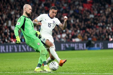 "NE MOGU DA SE POREDE MEČEVI U LONDONU I BEOGRADU" Rajković zadovoljan igrom Srbije