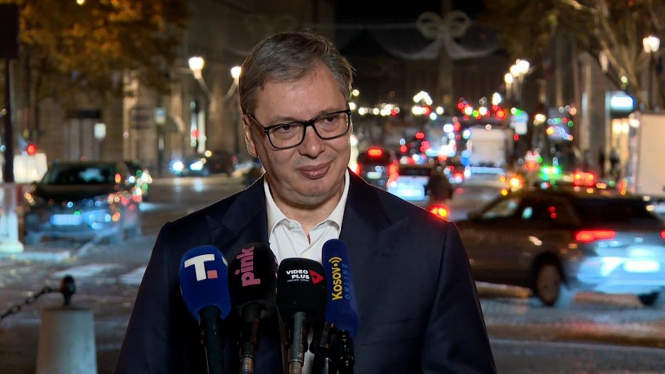 MI NE PRODAJEMO GENERALŠTAB, ONI SU PRODALI MARŠALAT Vučić odgovorio na kritike opozicije: "Tako vam to rade te lažne patriote, uvek prodaju sve, pa onda koriste i te izraze o prodaji"