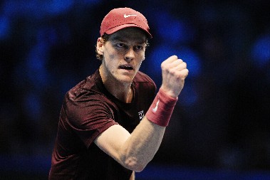 NEVEROVATNA DOMINACIJA SINERA Italijan razbio i Šeltona