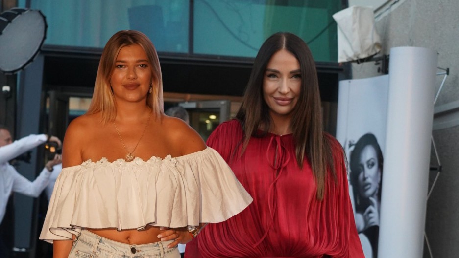 "KAKO TI SE ZOVE OŽENJENI LJUBAVNIK, SUSPENDOVANI PRIPADNIK ŽANDARMERIJE?" Katarija Živković se ne smiruje, žestoko udarila na bivšu zadrugarku